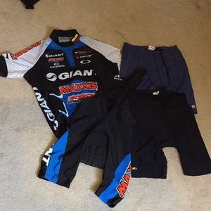 Lot of 4 men’s cycling wear - XXL